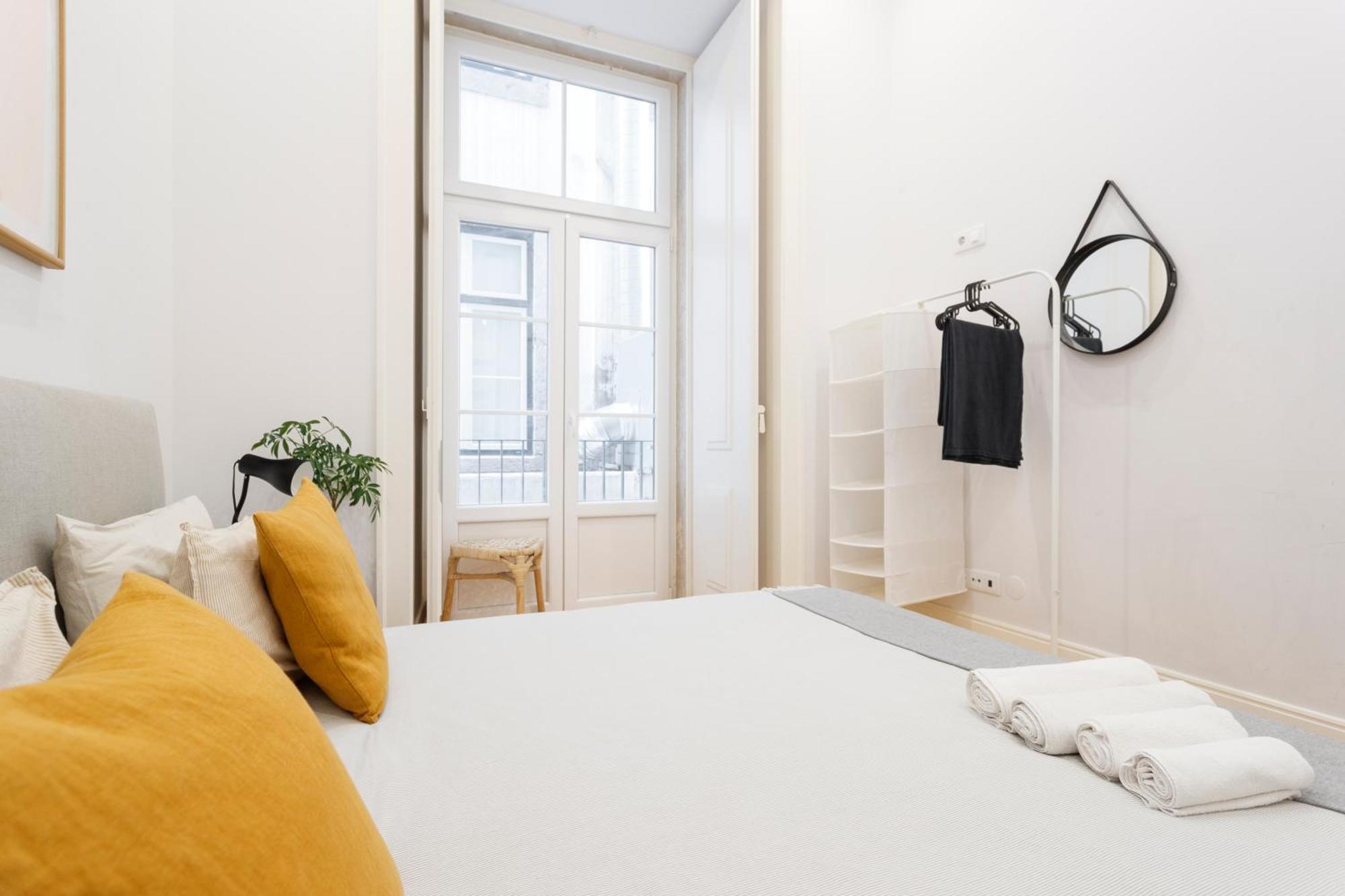Apartment Modern In The Heart Of Chiado Lissabon