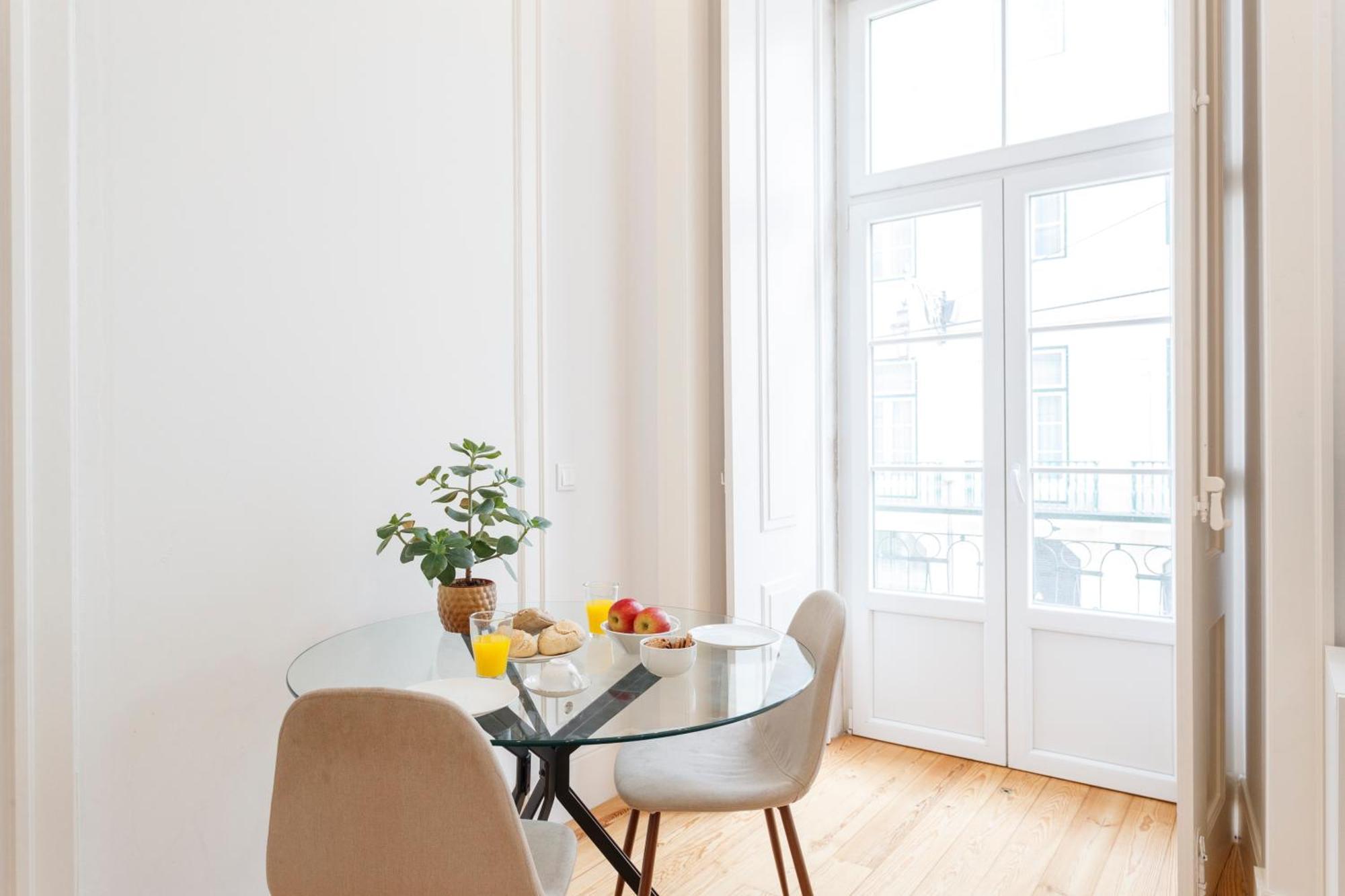 Modern In The Heart Of Chiado Lissabon