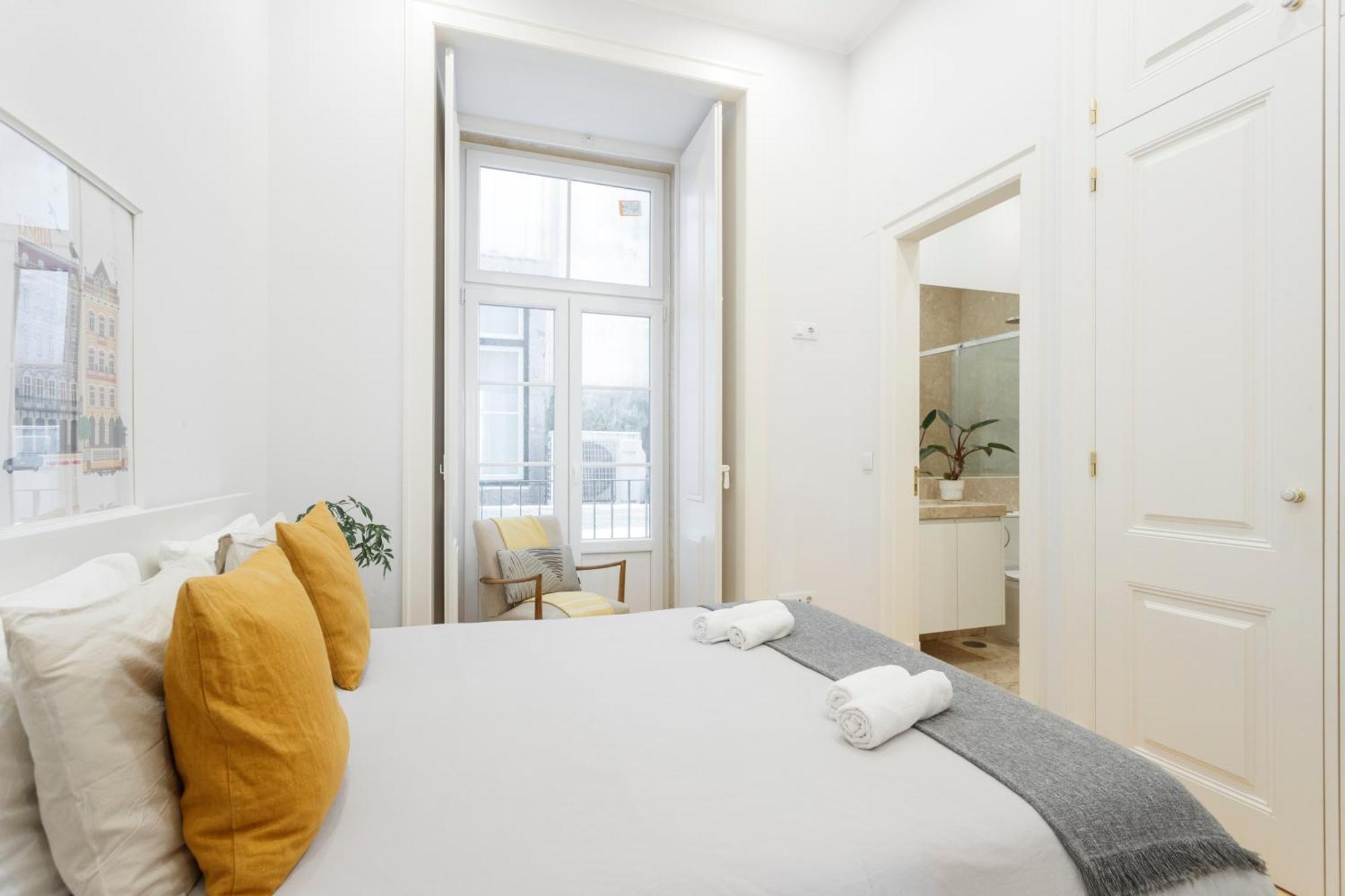 Modern In The Heart Of Chiado